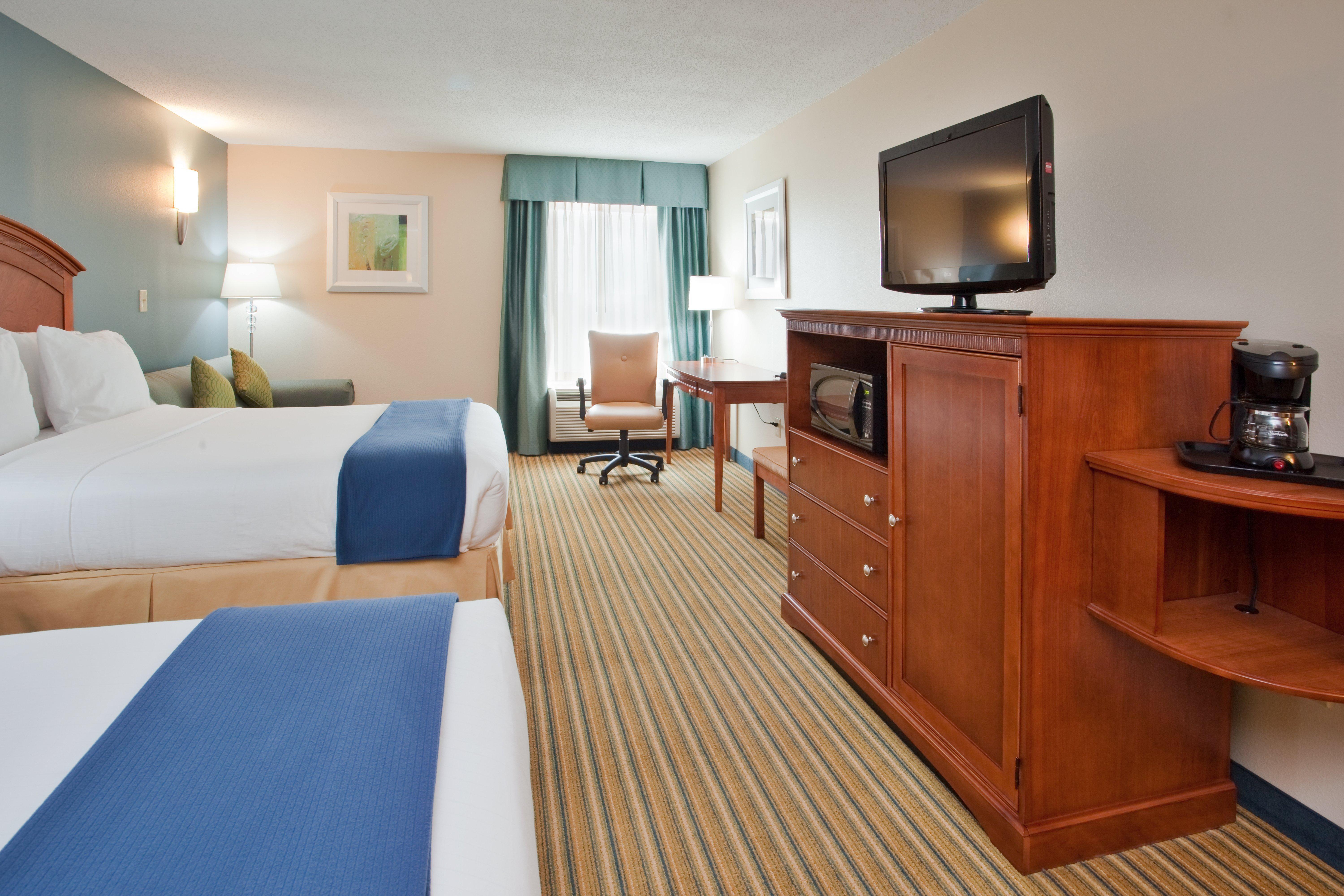 Holiday Inn Express Hotel & Suites Fredericksburg By Ihg Extérieur photo
