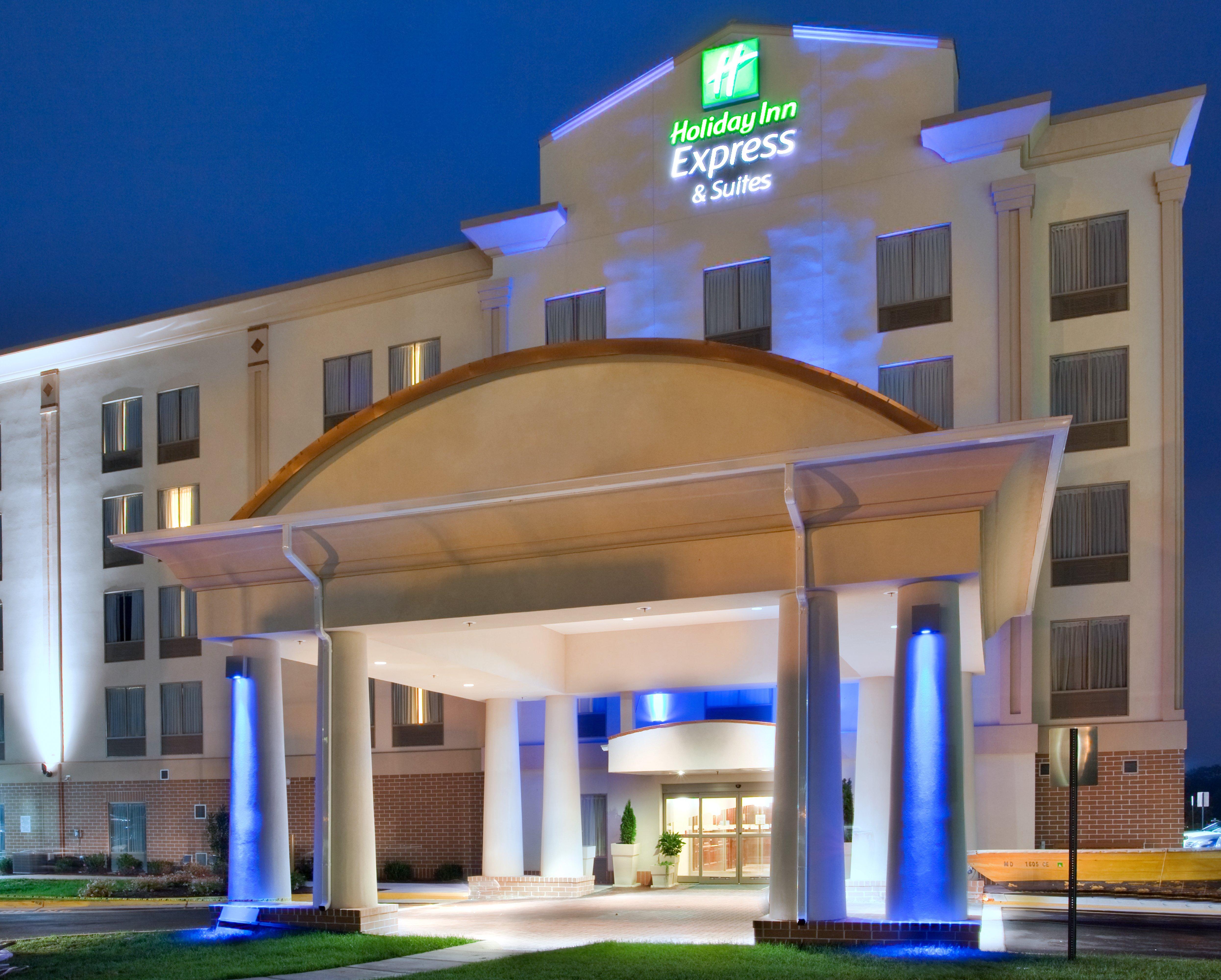 Holiday Inn Express Hotel & Suites Fredericksburg By Ihg Extérieur photo