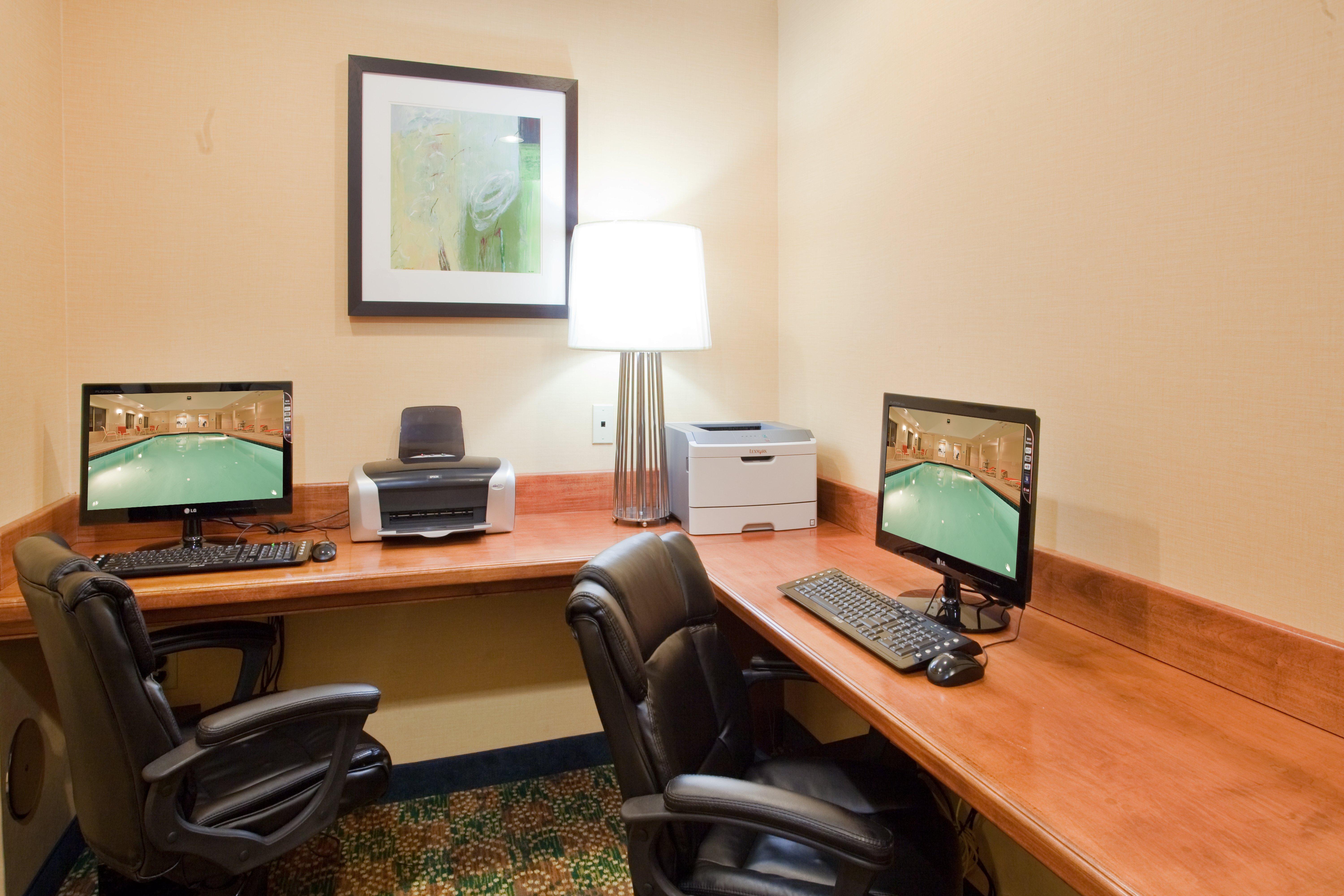 Holiday Inn Express Hotel & Suites Fredericksburg By Ihg Extérieur photo