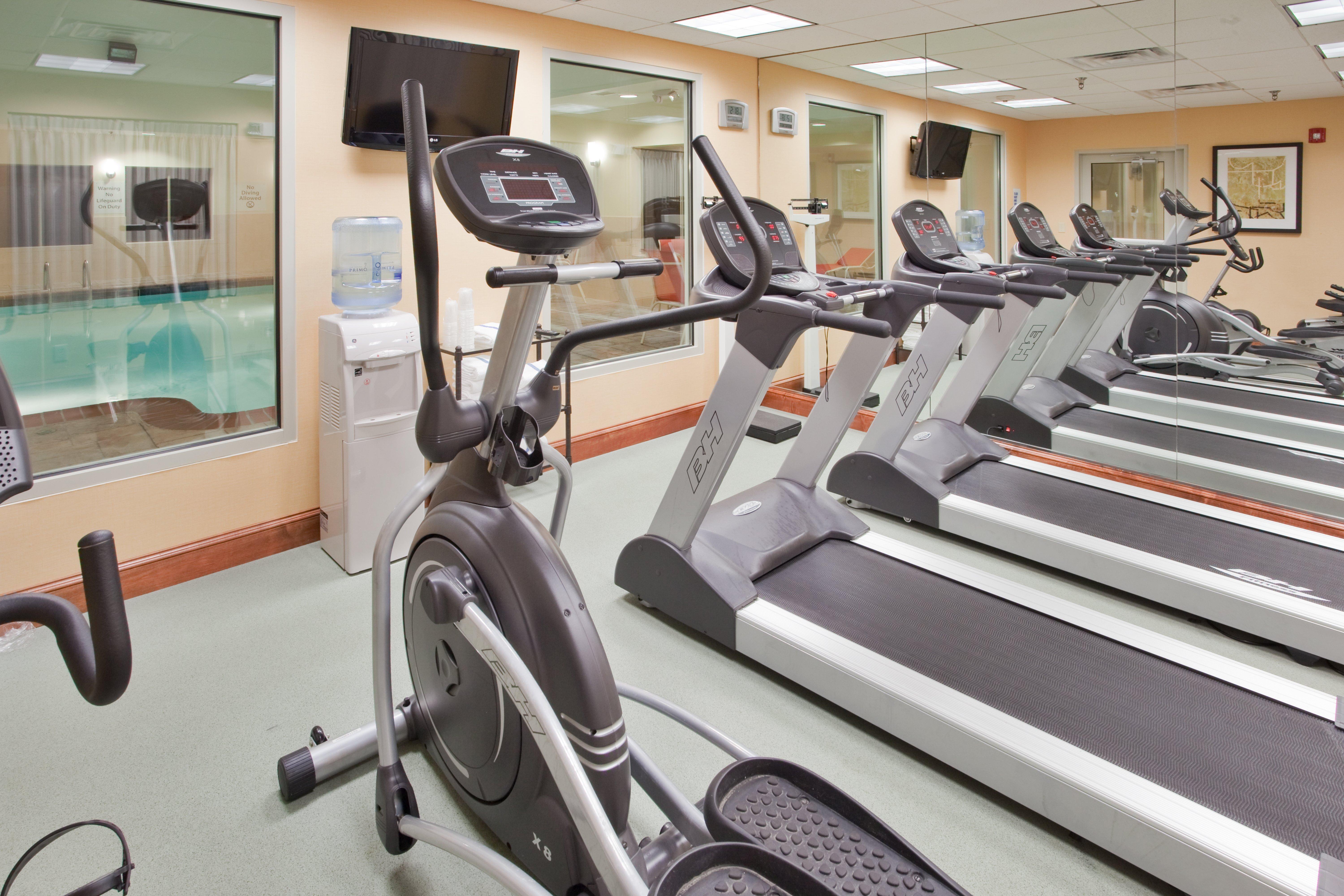 Holiday Inn Express Hotel & Suites Fredericksburg By Ihg Extérieur photo