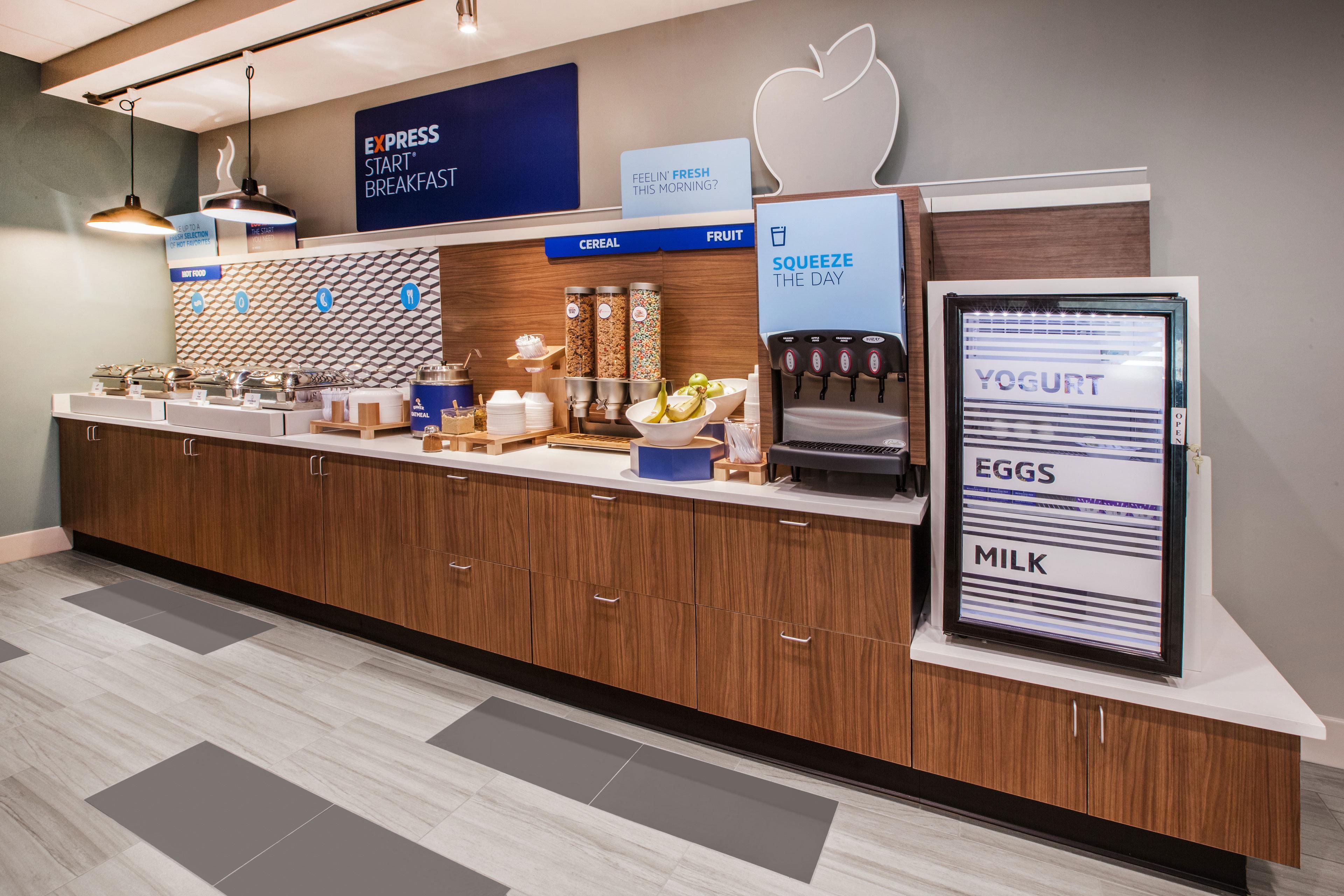 Holiday Inn Express Hotel & Suites Fredericksburg By Ihg Extérieur photo