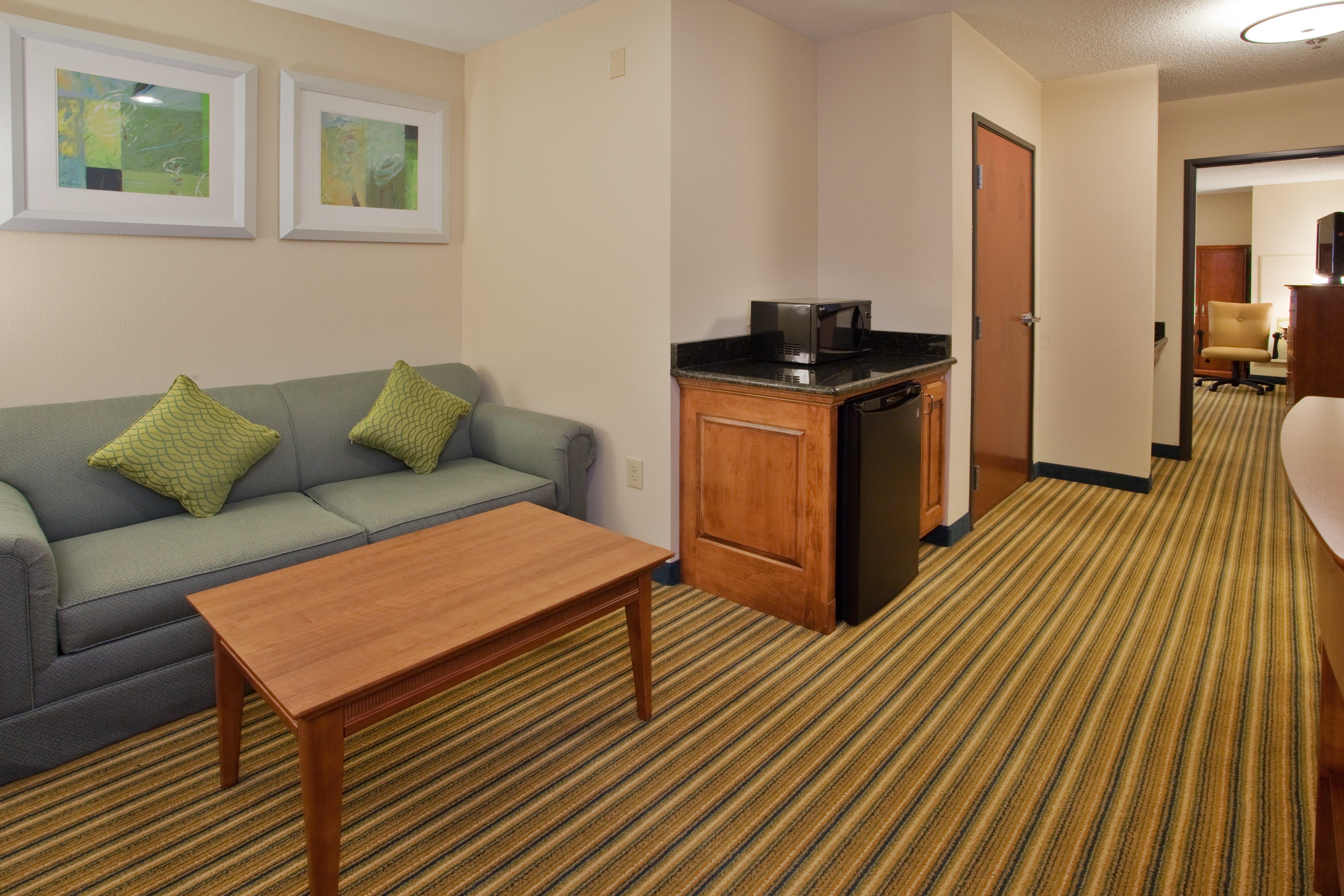 Holiday Inn Express Hotel & Suites Fredericksburg By Ihg Extérieur photo