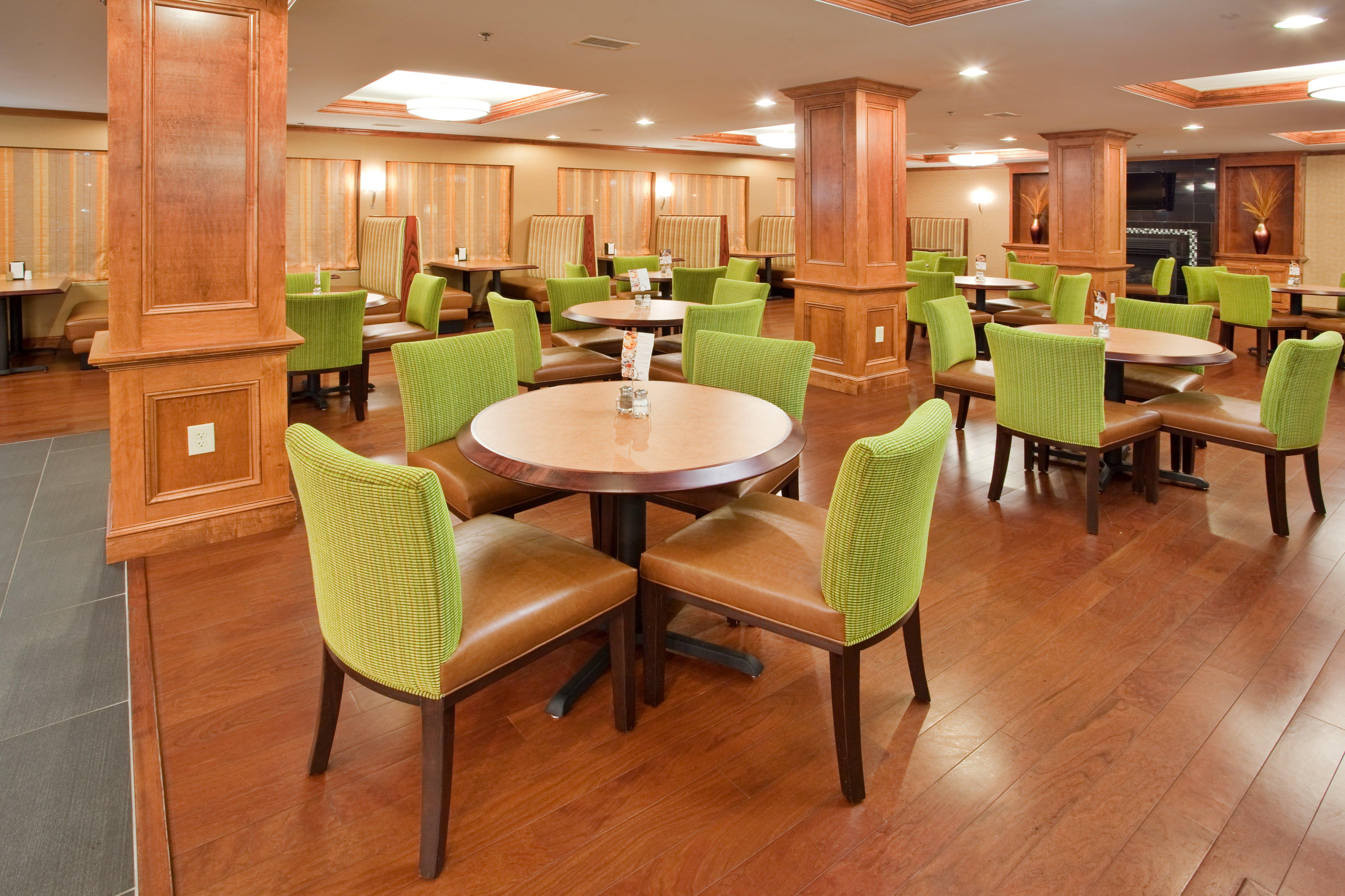 Holiday Inn Express Hotel & Suites Fredericksburg By Ihg Extérieur photo