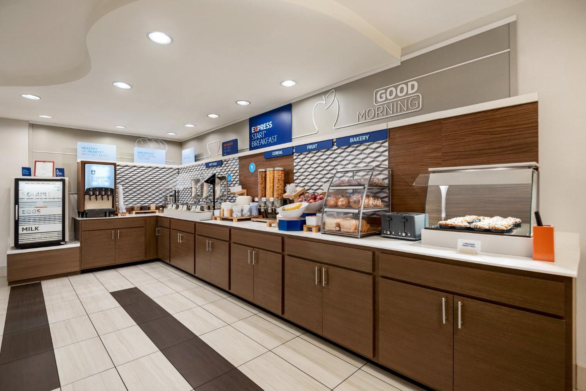 Holiday Inn Express Hotel & Suites Fredericksburg By Ihg Extérieur photo