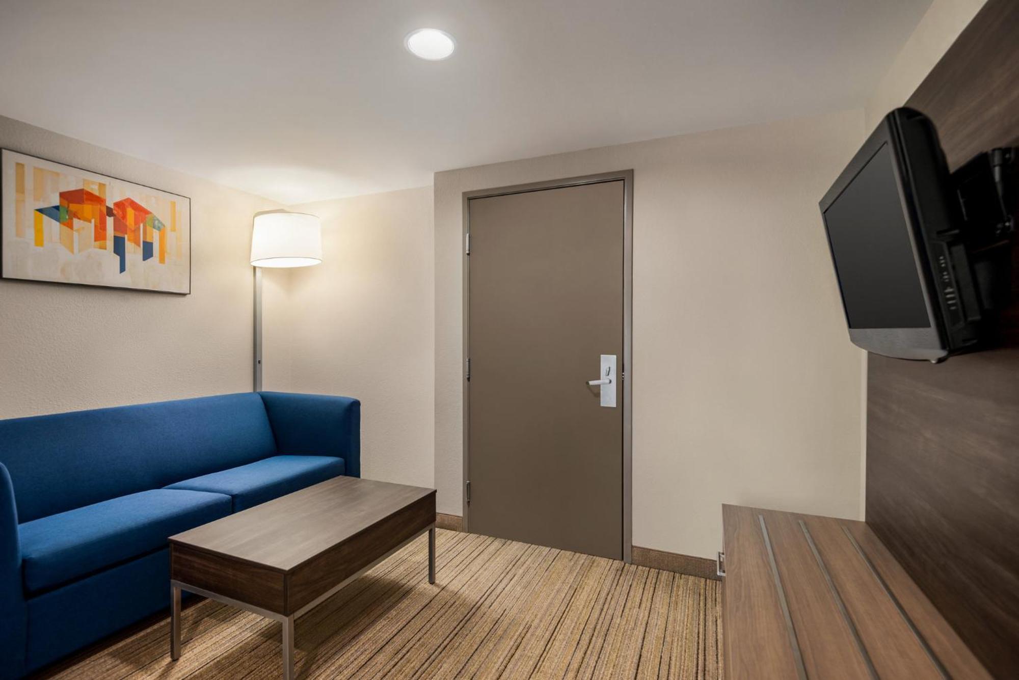 Holiday Inn Express Hotel & Suites Fredericksburg By Ihg Extérieur photo