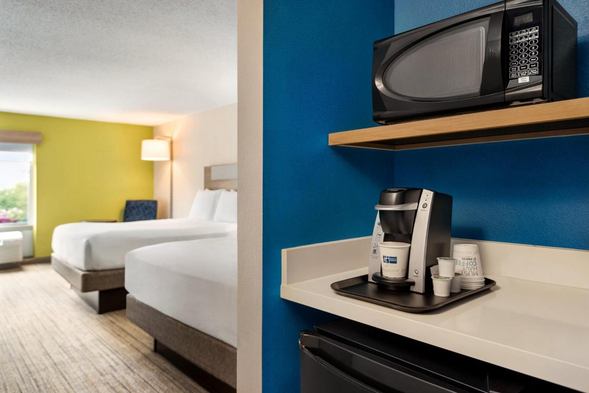 Holiday Inn Express Hotel & Suites Fredericksburg By Ihg Extérieur photo