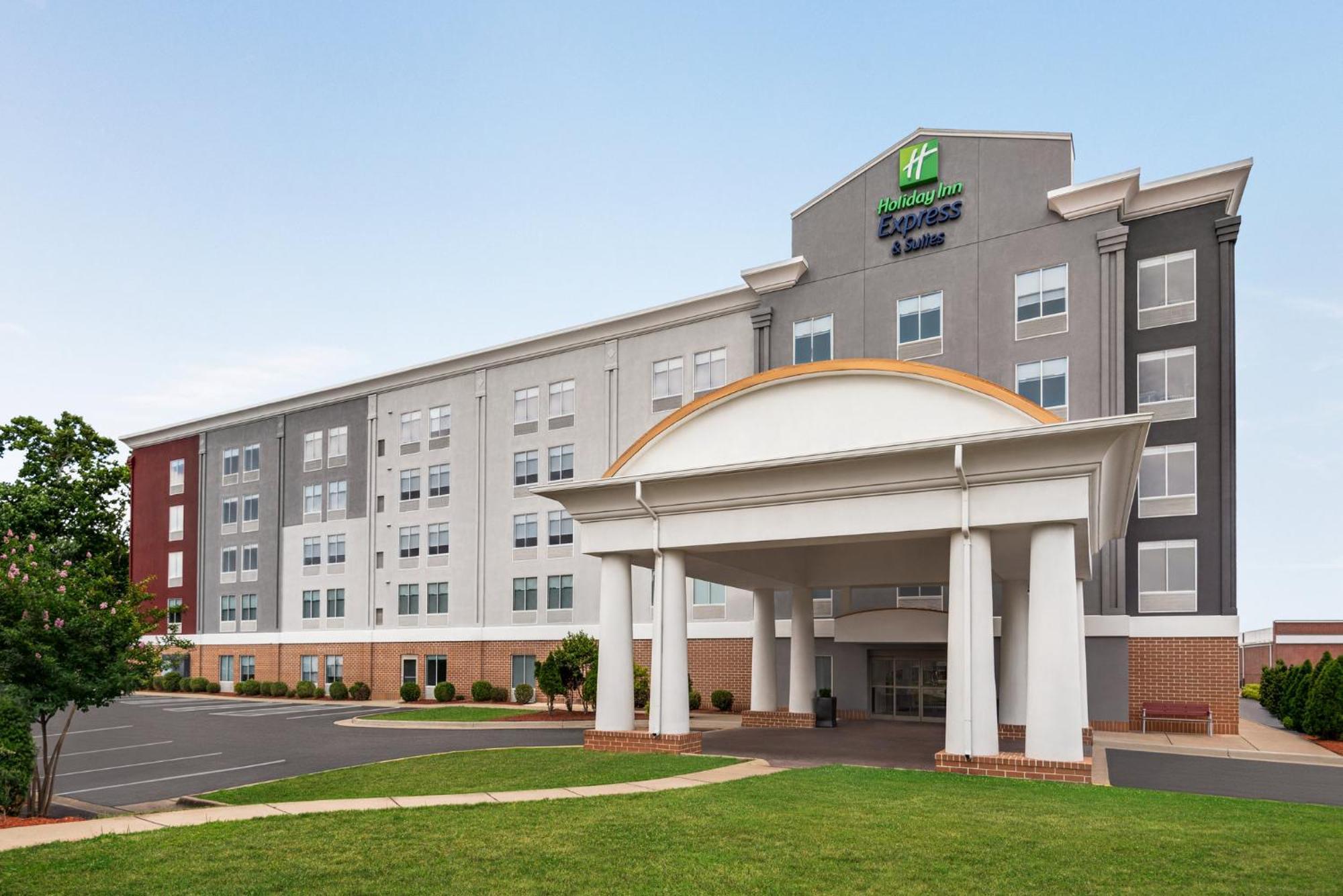 Holiday Inn Express Hotel & Suites Fredericksburg By Ihg Extérieur photo