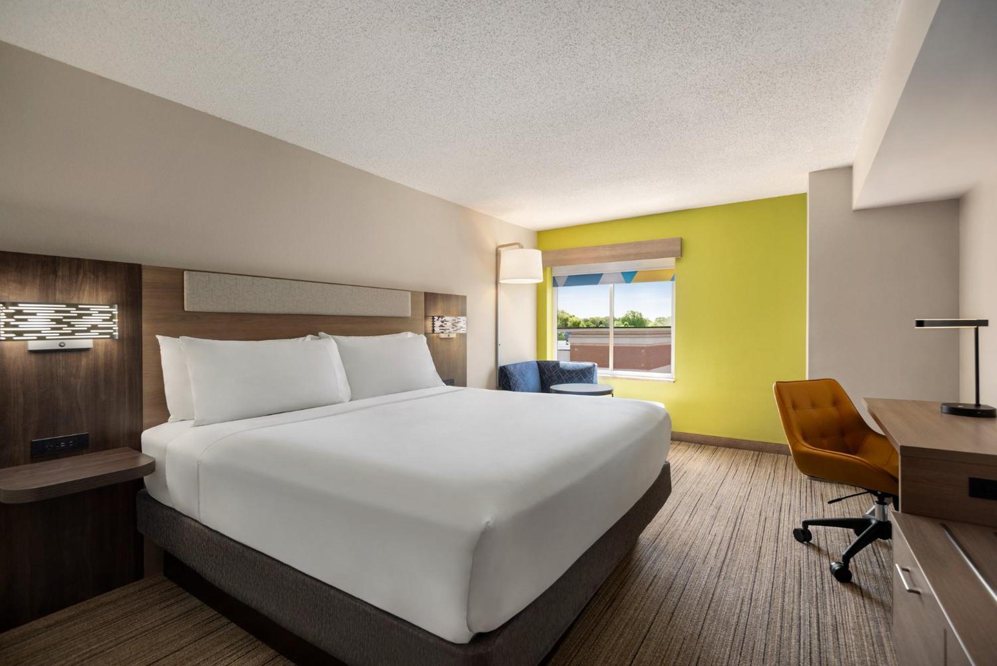 Holiday Inn Express Hotel & Suites Fredericksburg By Ihg Extérieur photo